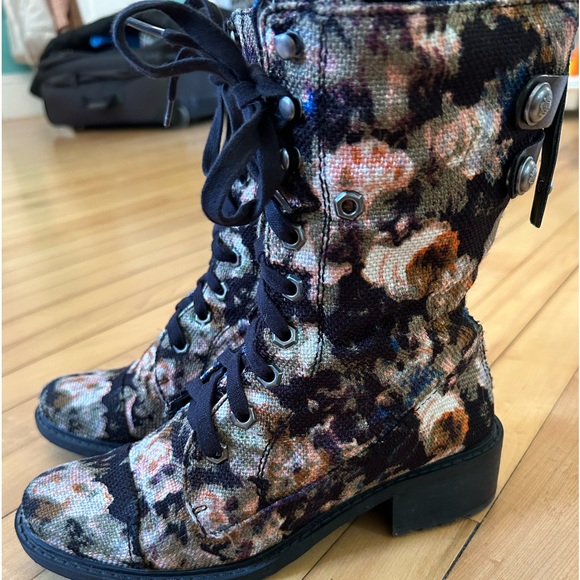 Sam Edelman Black Floral Print Lace Up Moto Combat Boots Size 8 - Picture 4 of 9